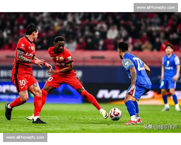 补时失控！蓉城爆铲引冲突，超时绝平再掀混战